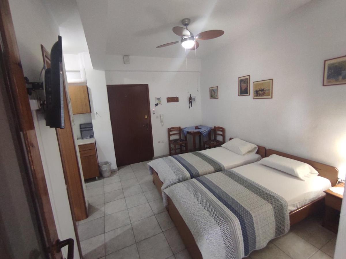 Peristerianos Apartments Néa Szkióni Kültér fotó