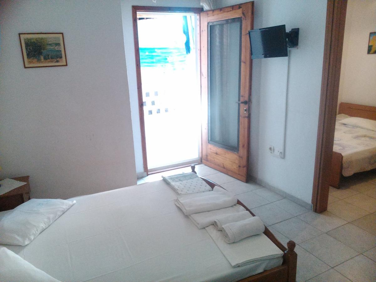 Peristerianos Apartments Néa Szkióni Kültér fotó